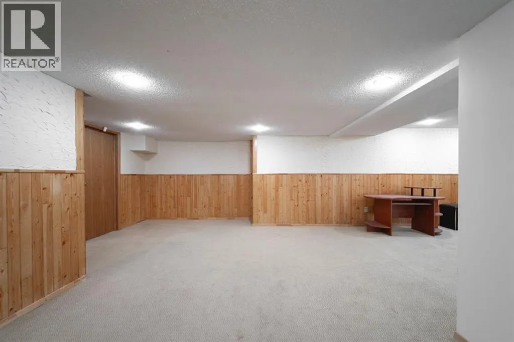 118 Dickins Close