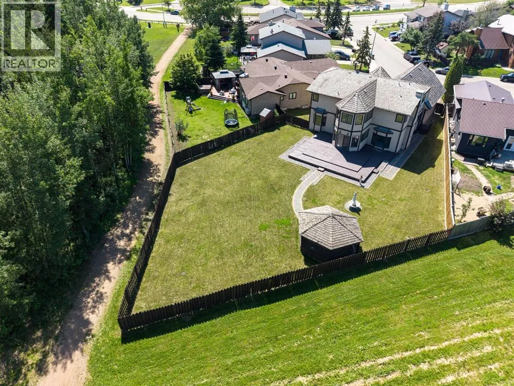 118 Dickins Close