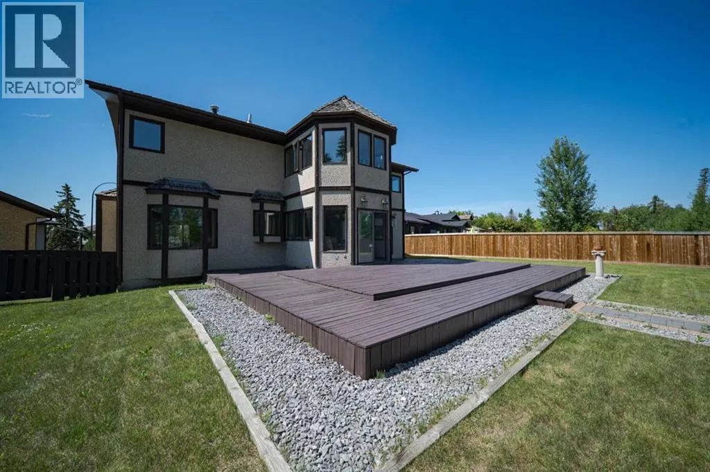 118 Dickins Close