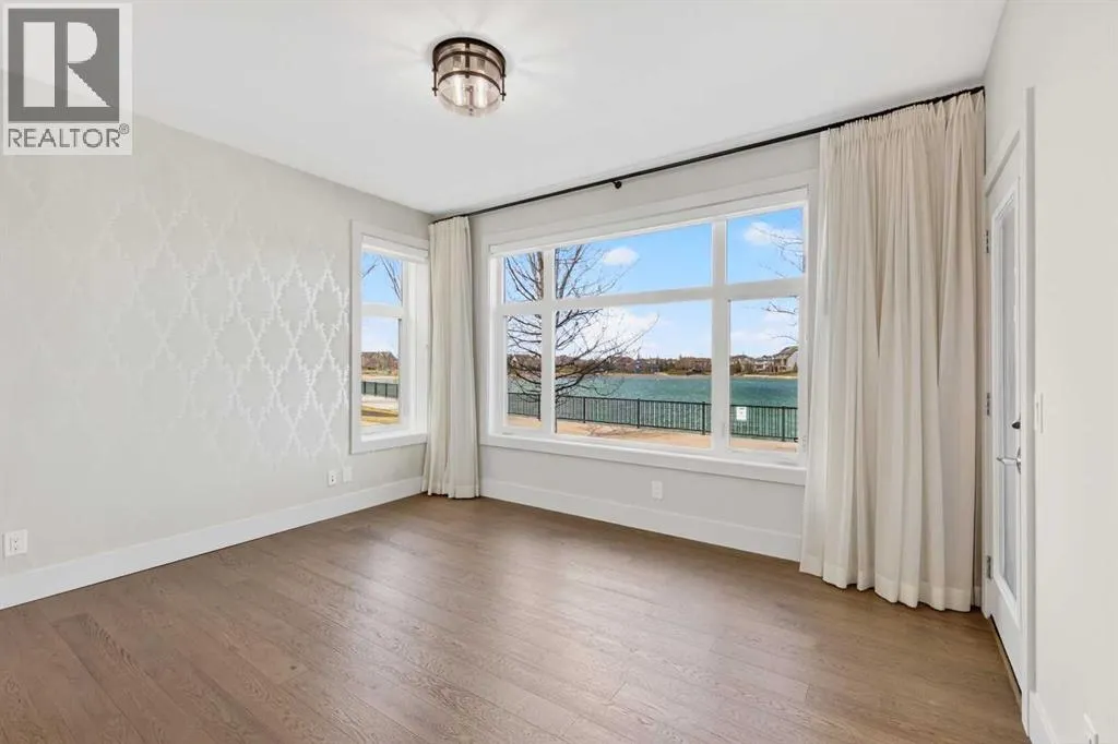 101, 23 Mahogany Circle SE