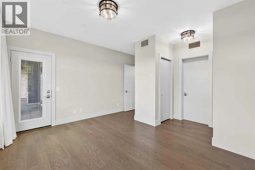 101, 23 Mahogany Circle SE