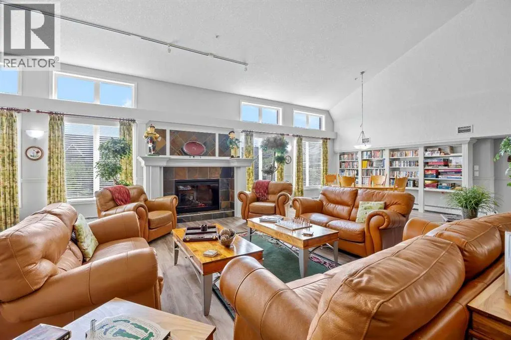225, 15 Everstone Drive SW