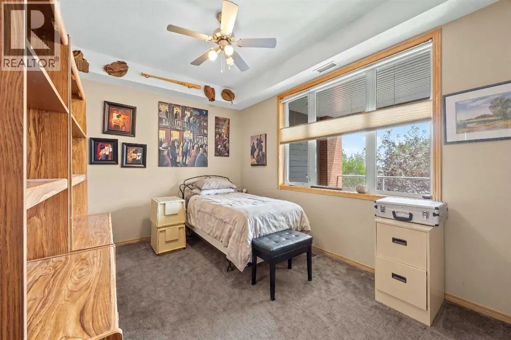 225, 15 Everstone Drive SW