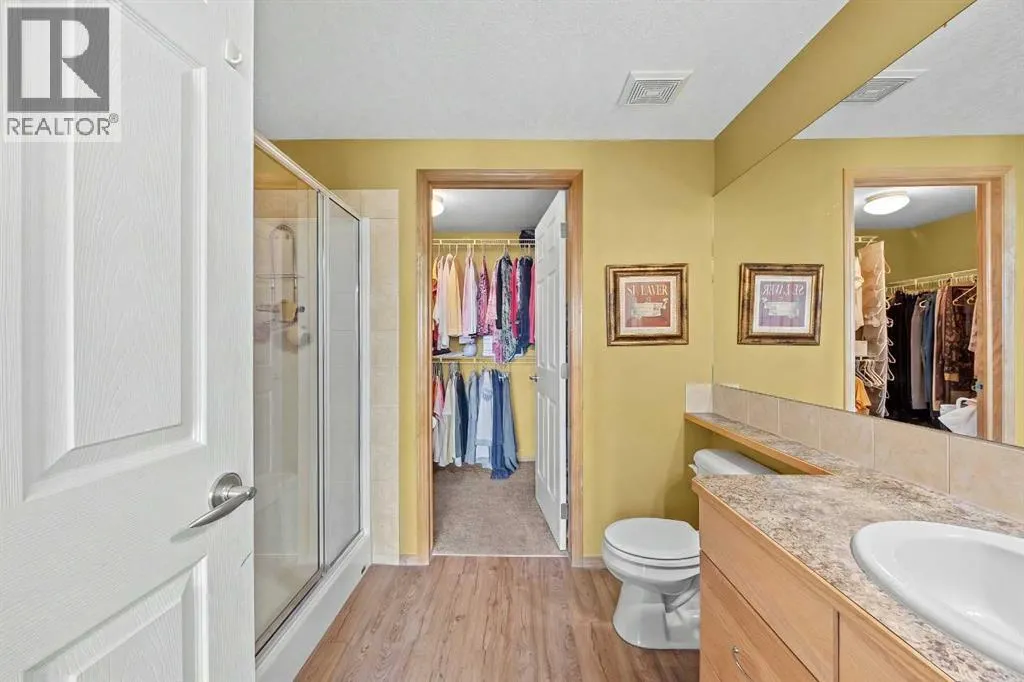 225, 15 Everstone Drive SW