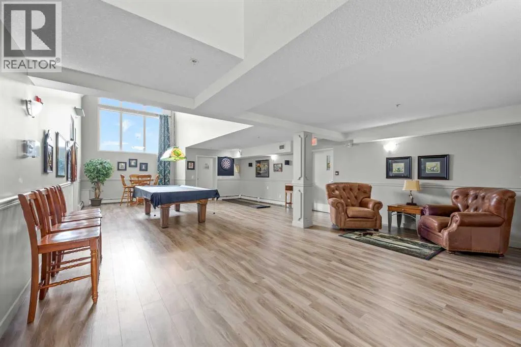 225, 15 Everstone Drive SW
