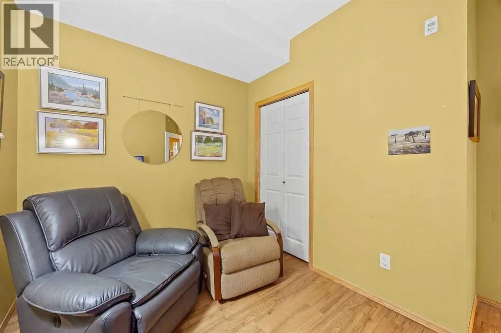 225, 15 Everstone Drive SW