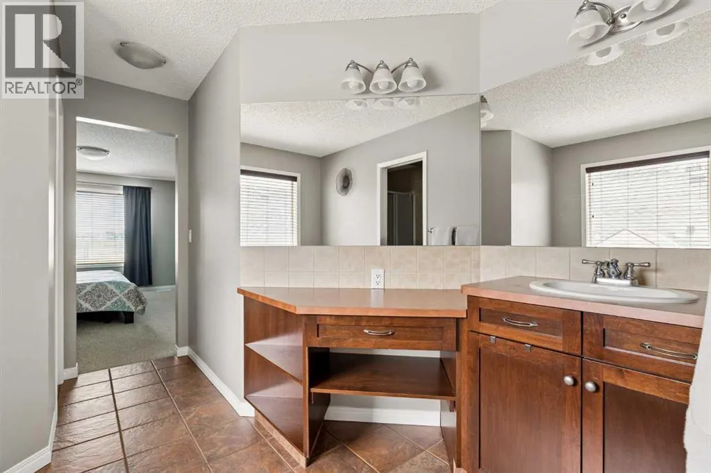 391 Auburn Bay Heights SE