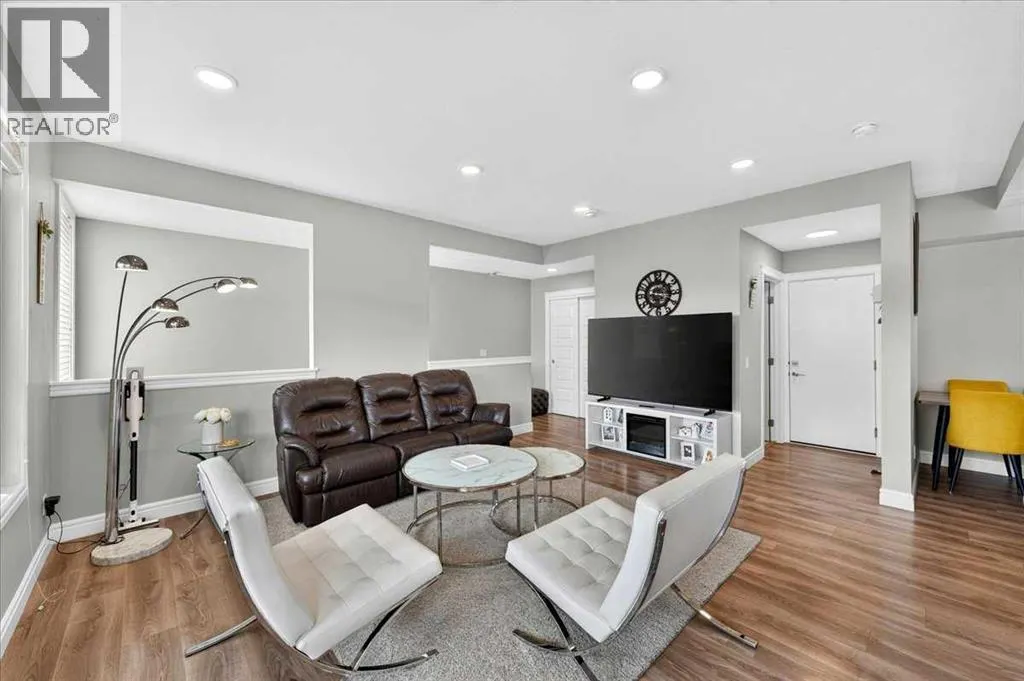 79, 230 Seton Passage SE