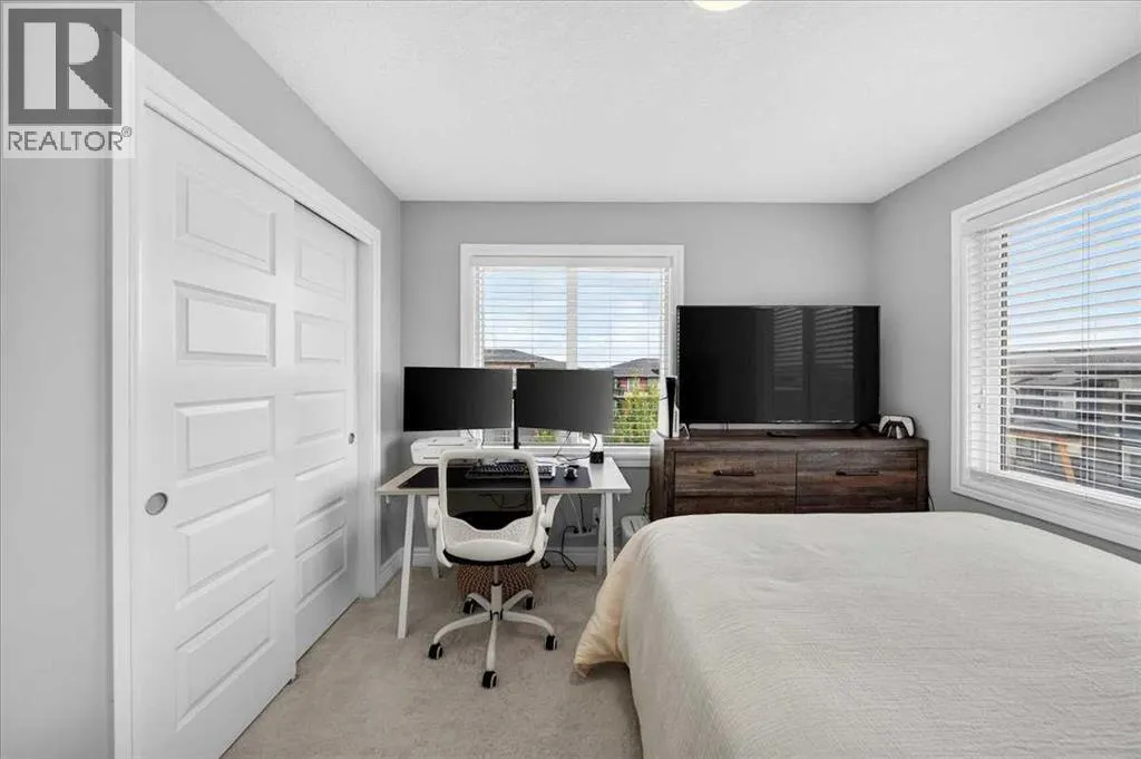 79, 230 Seton Passage SE