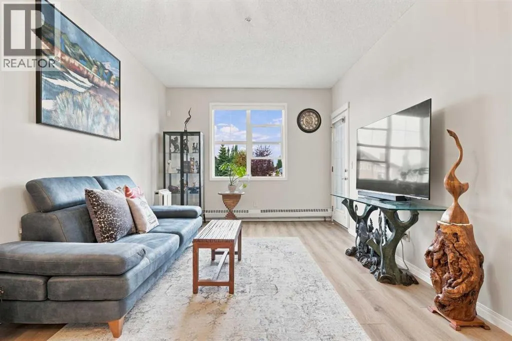208, 25 Prestwick Drive SE