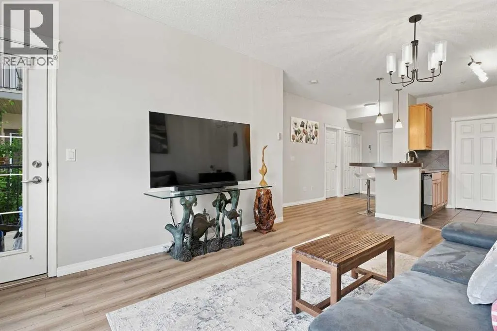 208, 25 Prestwick Drive SE