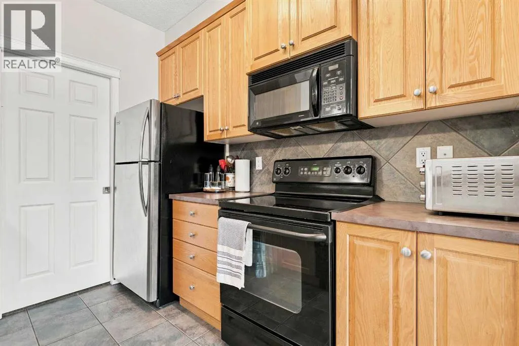 208, 25 Prestwick Drive SE