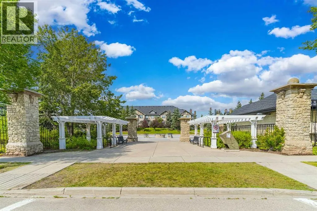 208, 25 Prestwick Drive SE