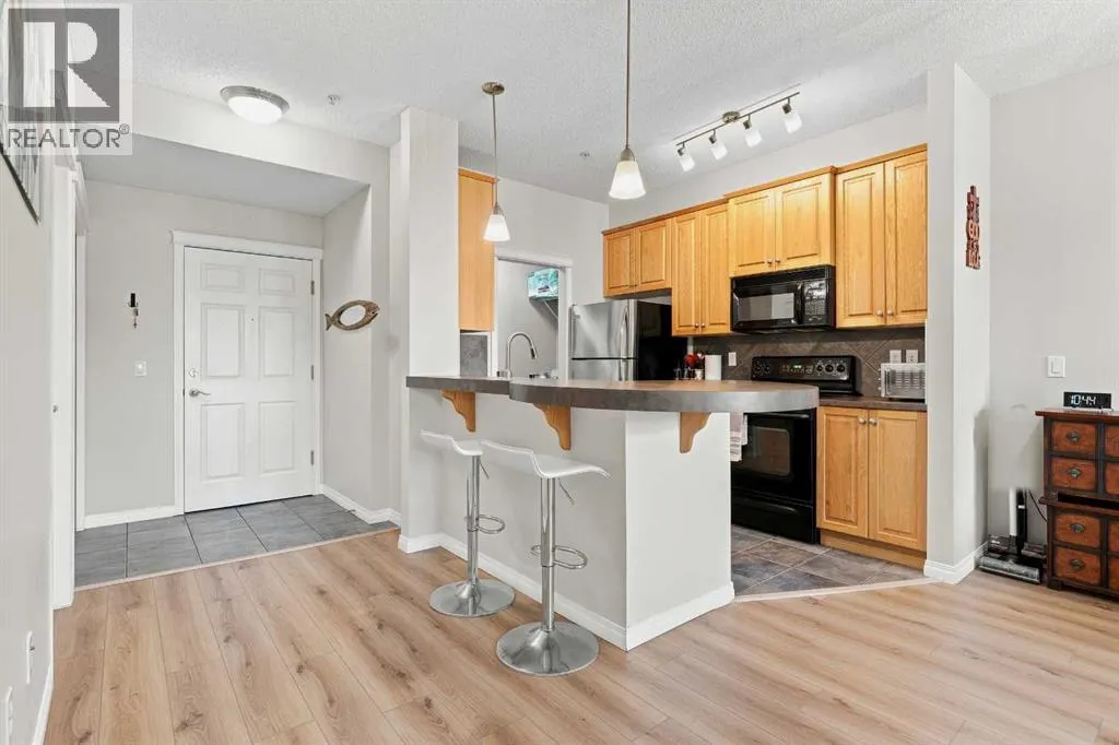 208, 25 Prestwick Drive SE