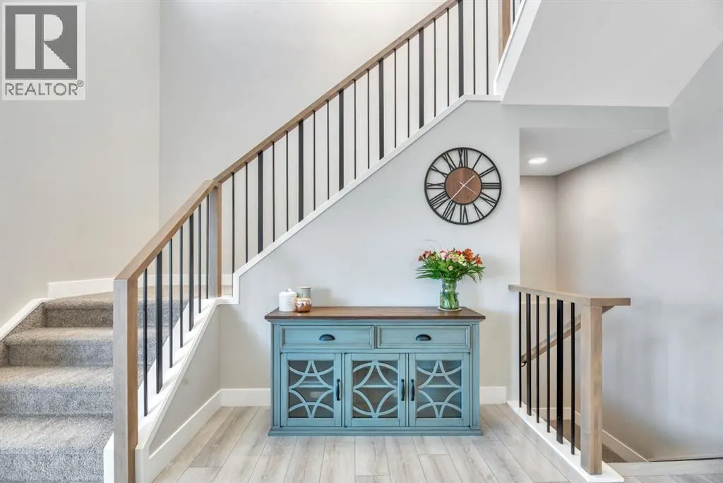 6 Legacy Woods Crescent SE