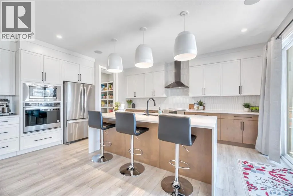 6 Legacy Woods Crescent SE