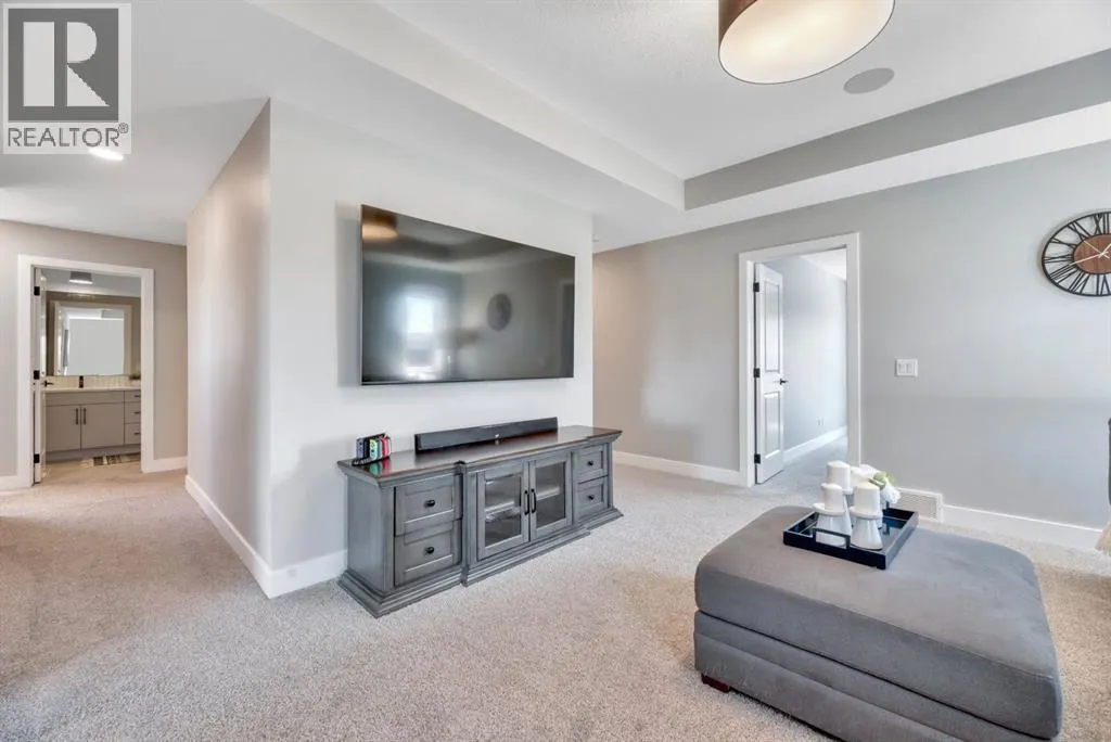 6 Legacy Woods Crescent SE