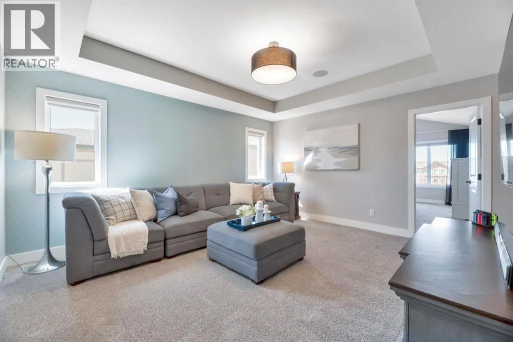 6 Legacy Woods Crescent SE