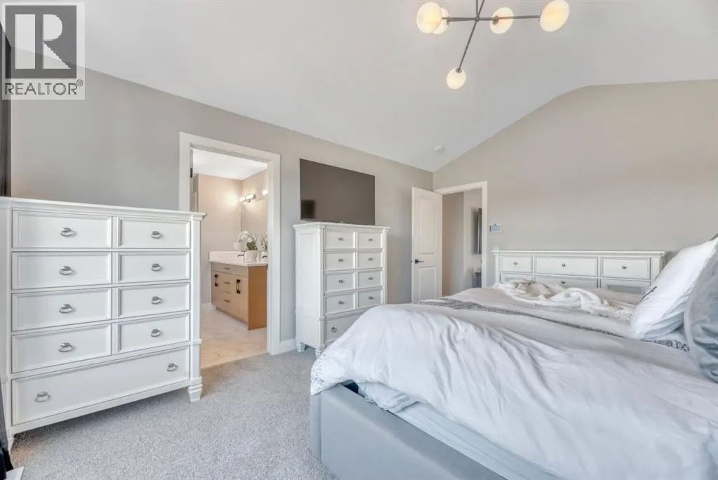 6 Legacy Woods Crescent SE