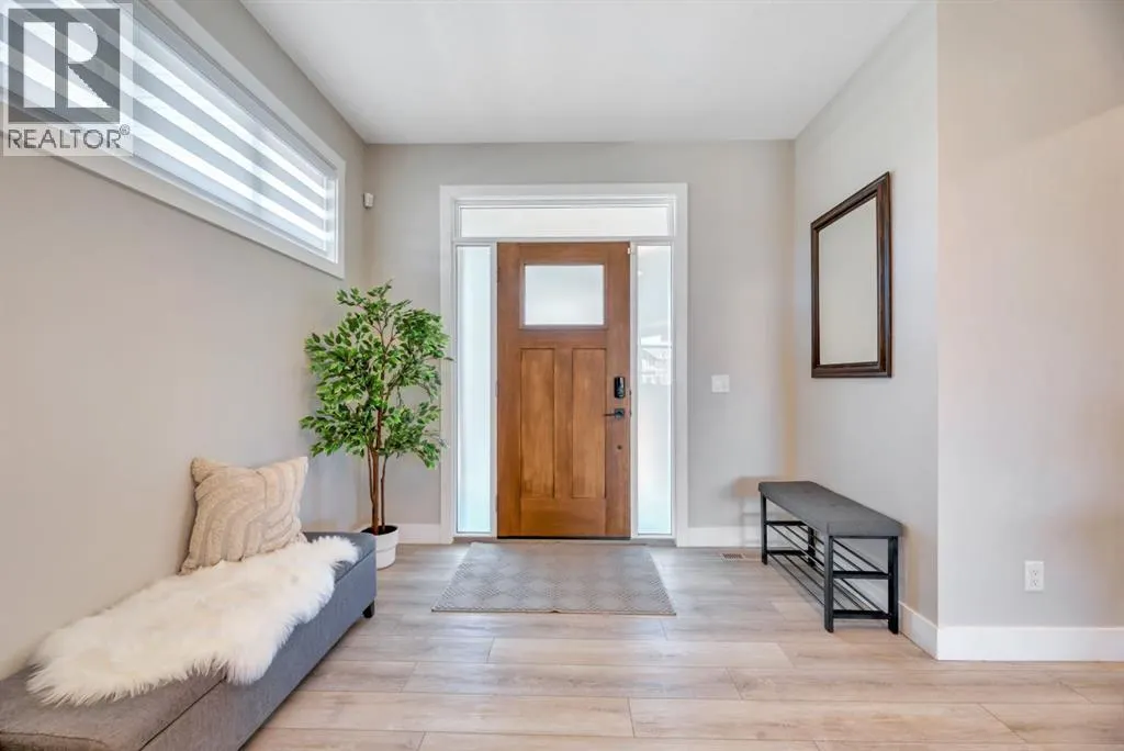 6 Legacy Woods Crescent SE