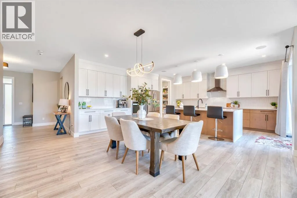6 Legacy Woods Crescent SE