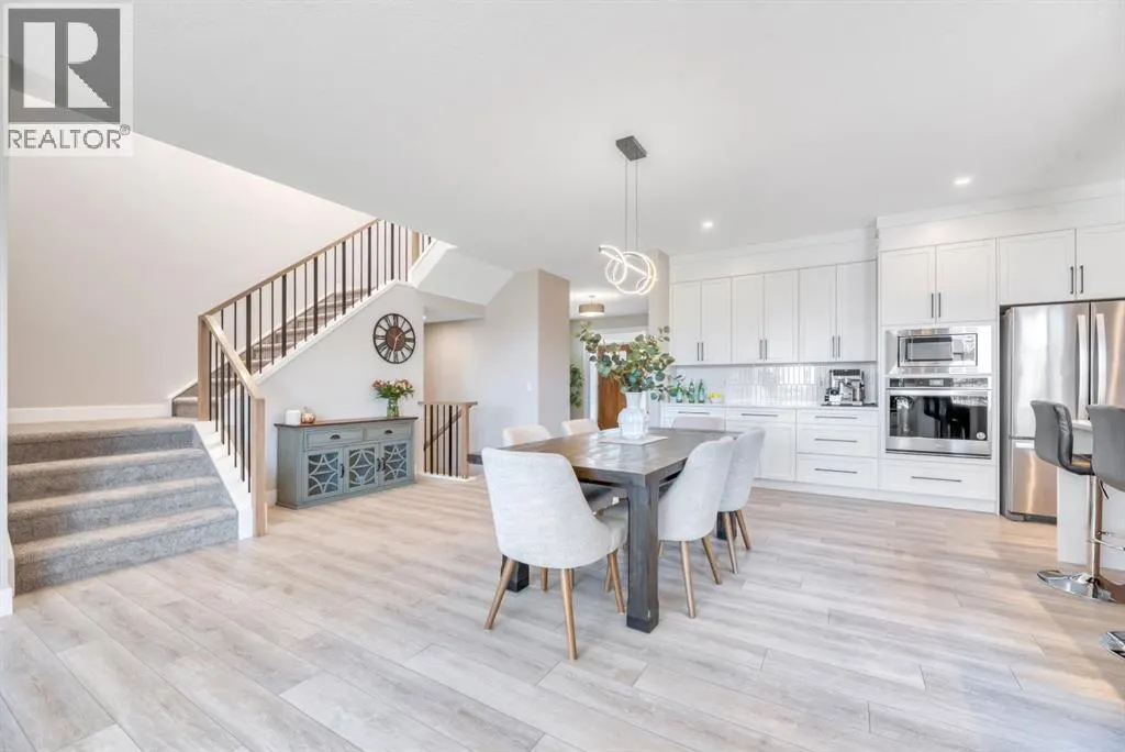 6 Legacy Woods Crescent SE