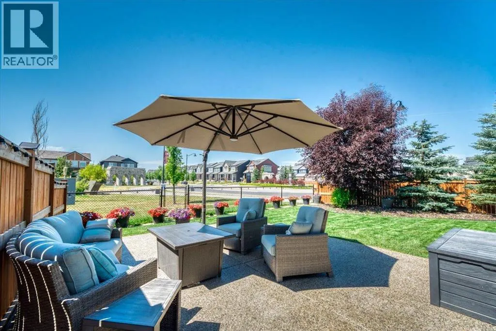 6 Legacy Woods Crescent SE