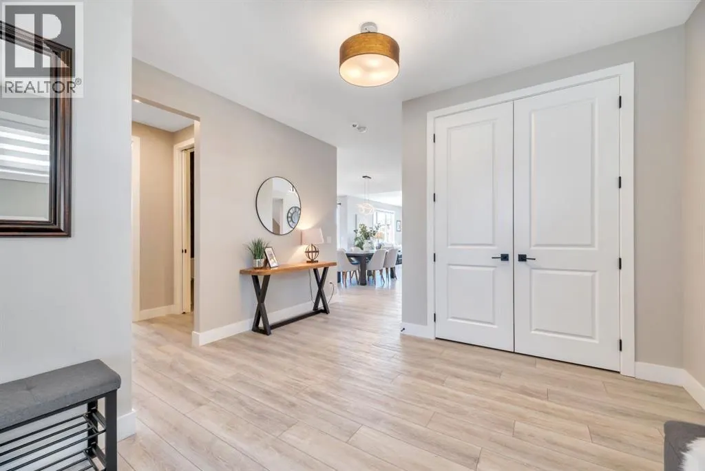 6 Legacy Woods Crescent SE
