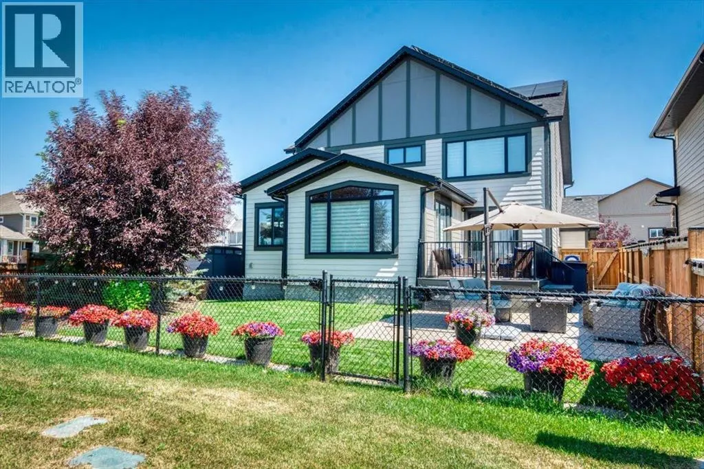 6 Legacy Woods Crescent SE