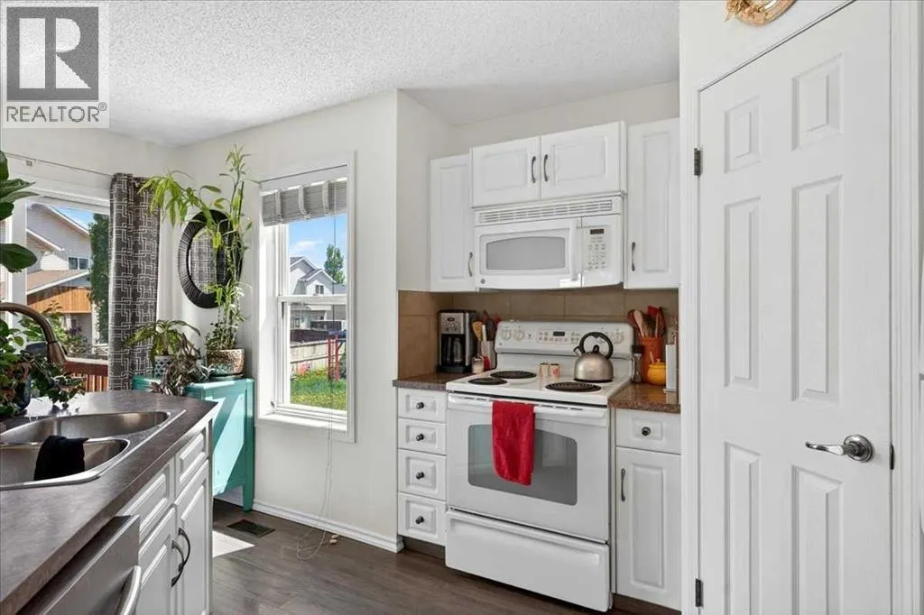 194 Everoak Gardens SW