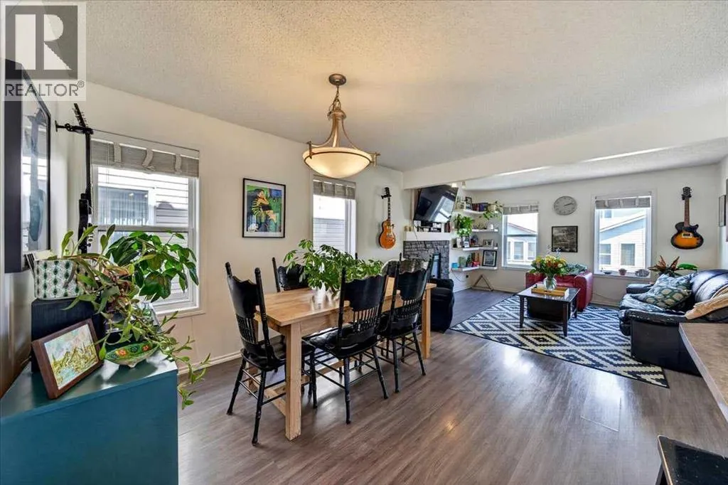 194 Everoak Gardens SW