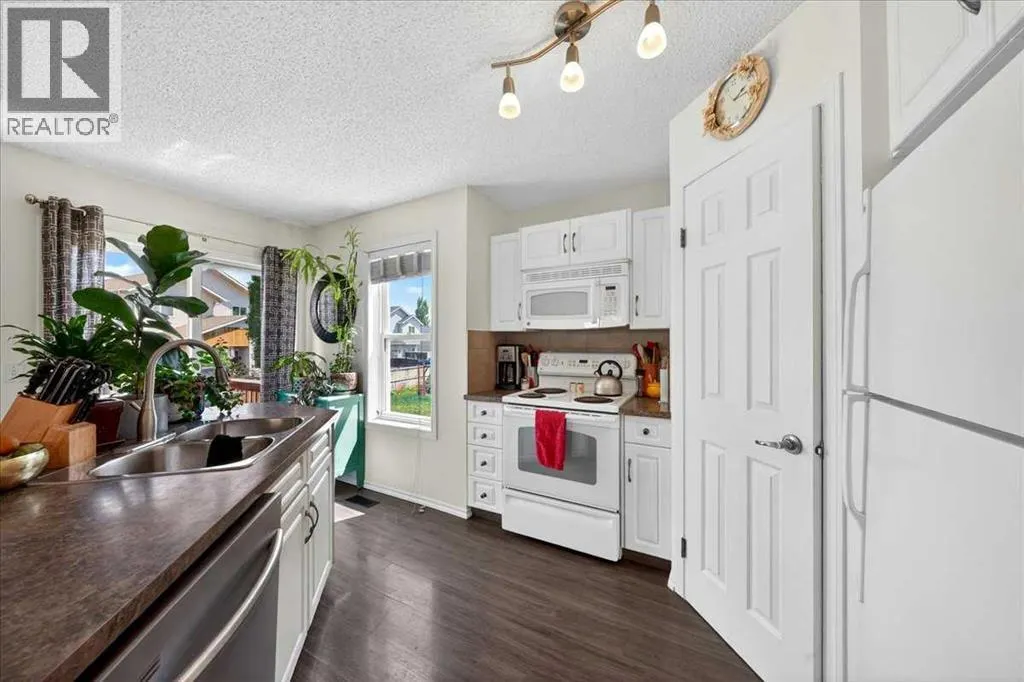 194 Everoak Gardens SW
