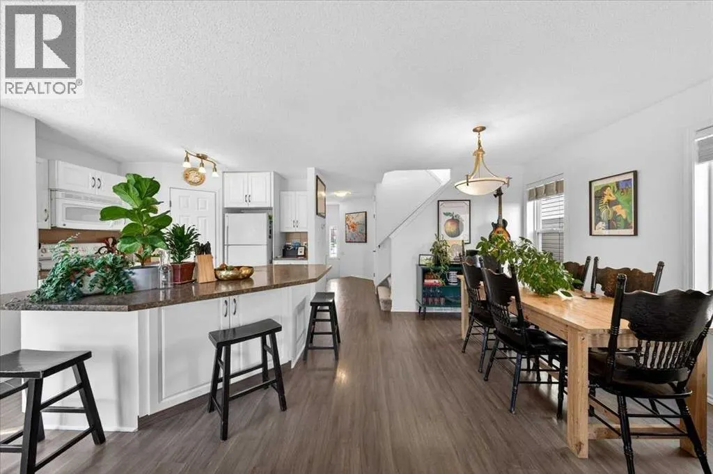 194 Everoak Gardens SW