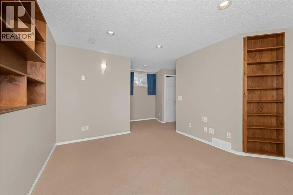 169 Everstone Drive SW