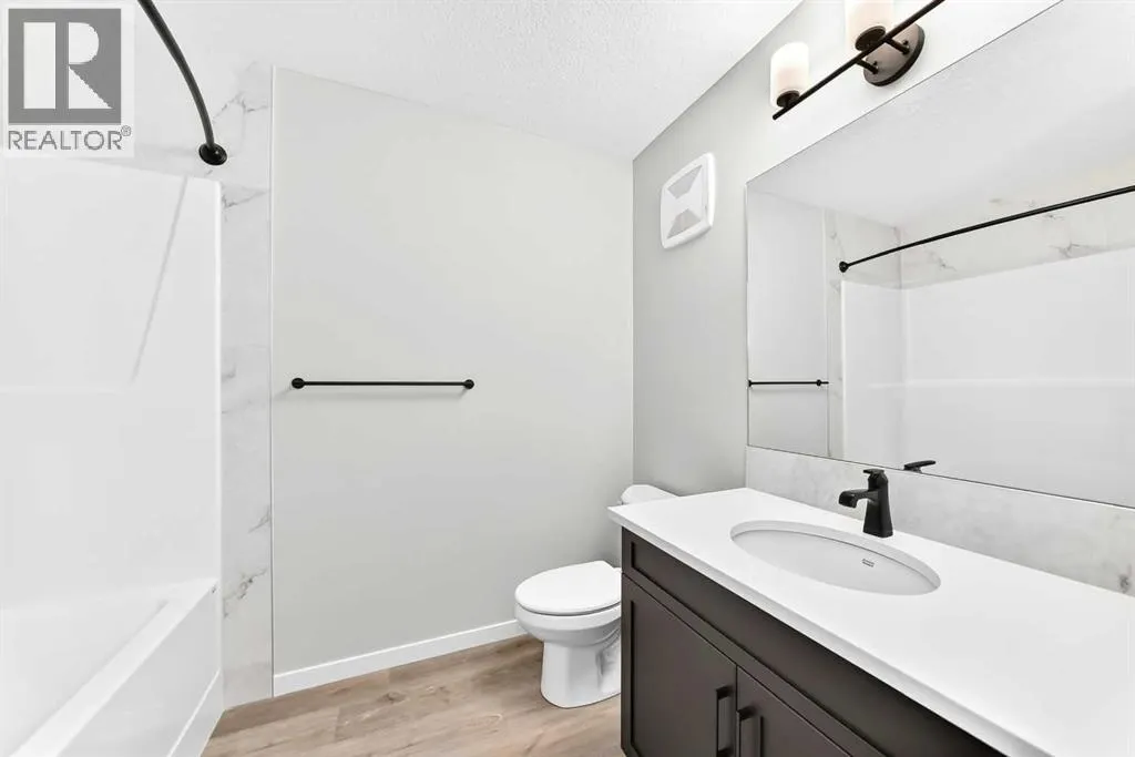 99 Mercado Crescent SE