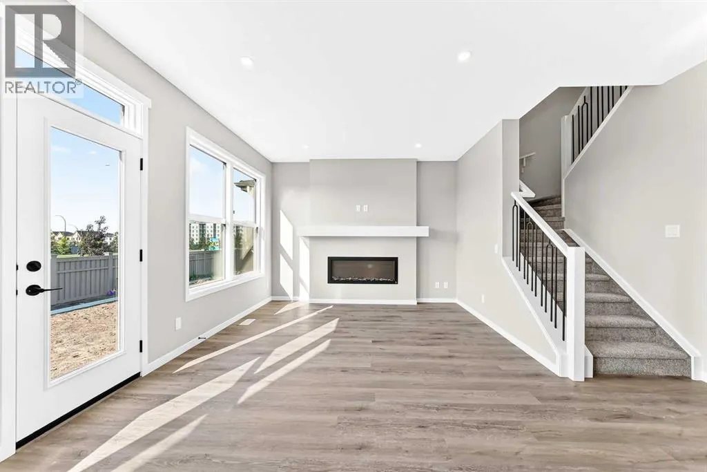 99 Mercado Crescent SE