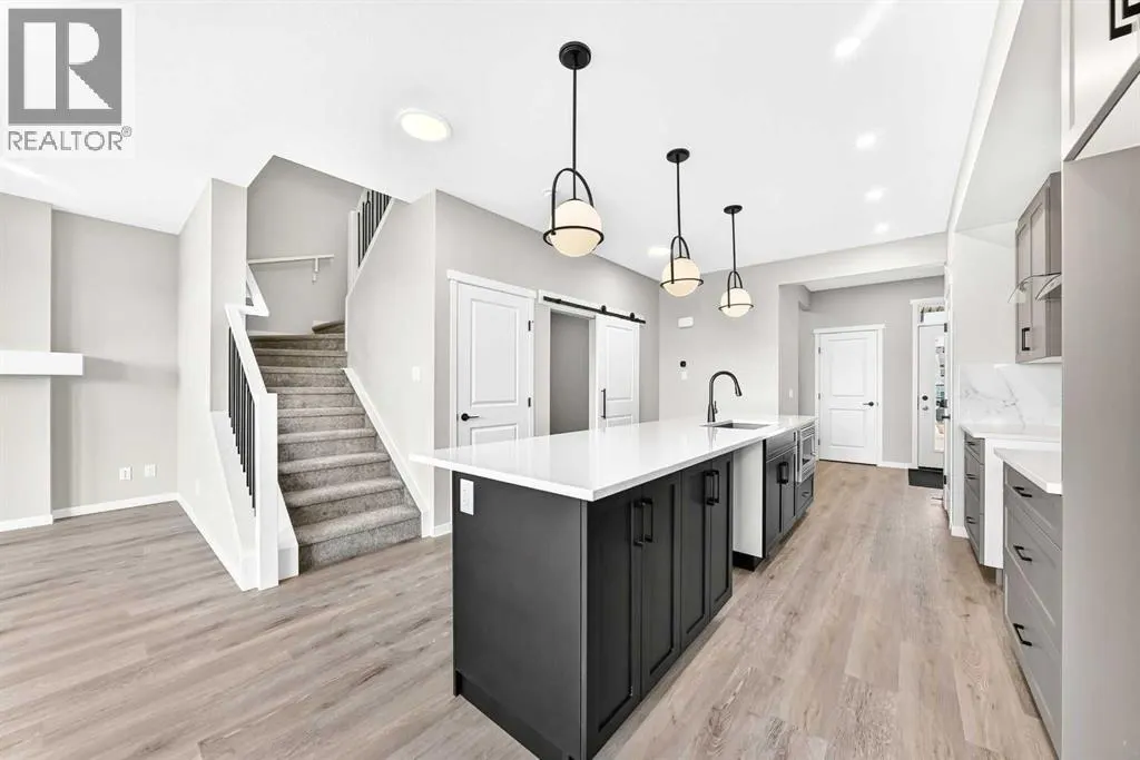 99 Mercado Crescent SE