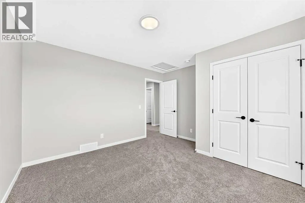 99 Mercado Crescent SE