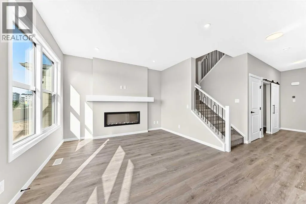 99 Mercado Crescent SE