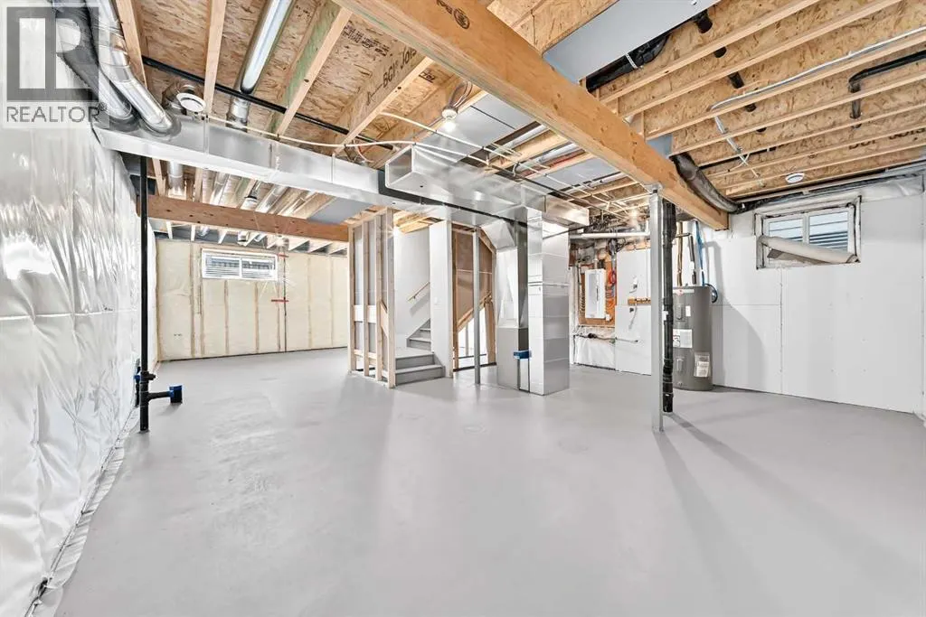 99 Mercado Crescent SE