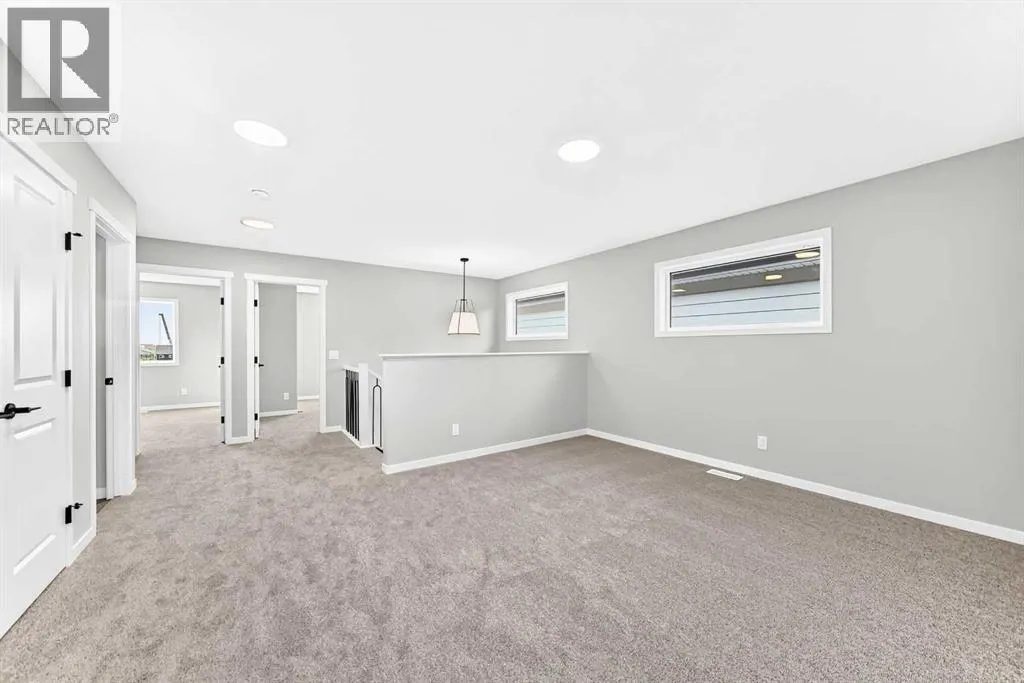 99 Mercado Crescent SE