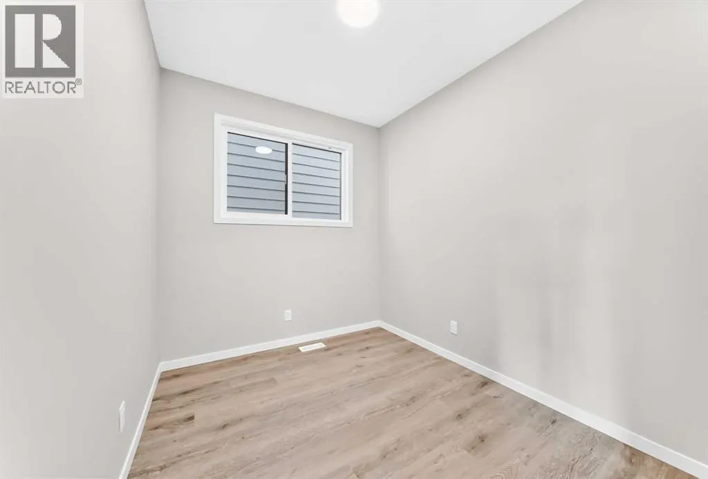 99 Mercado Crescent SE