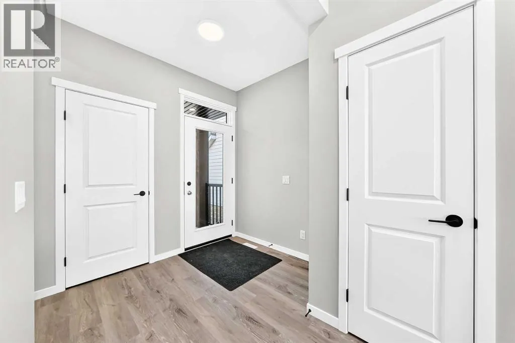 99 Mercado Crescent SE