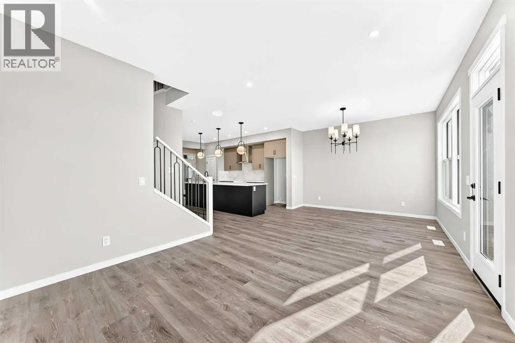 99 Mercado Crescent SE
