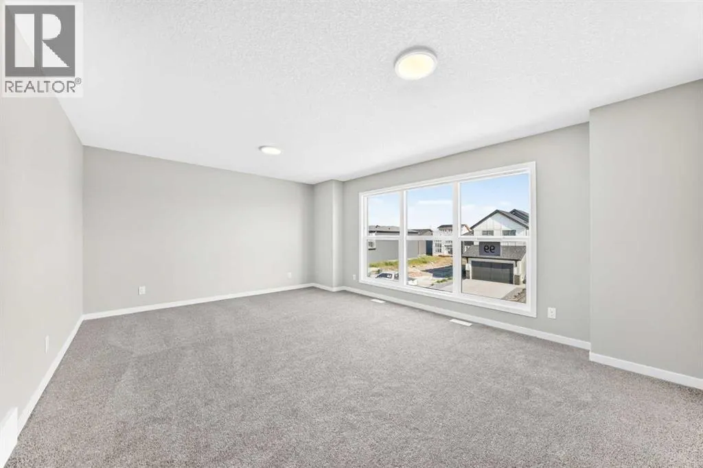 99 Mercado Crescent SE