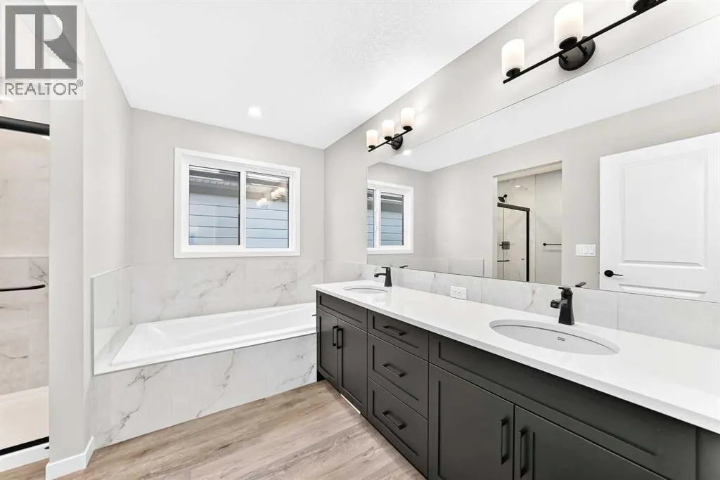 99 Mercado Crescent SE