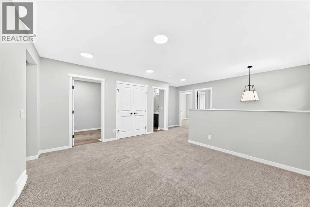 99 Mercado Crescent SE