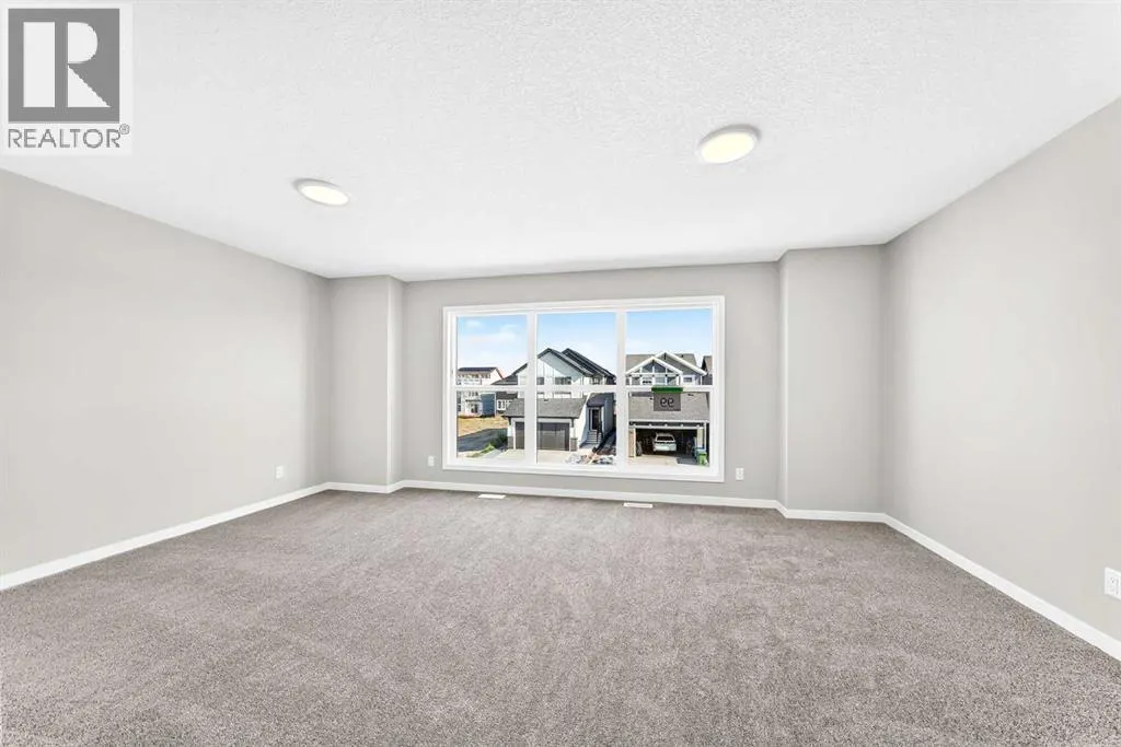 99 Mercado Crescent SE