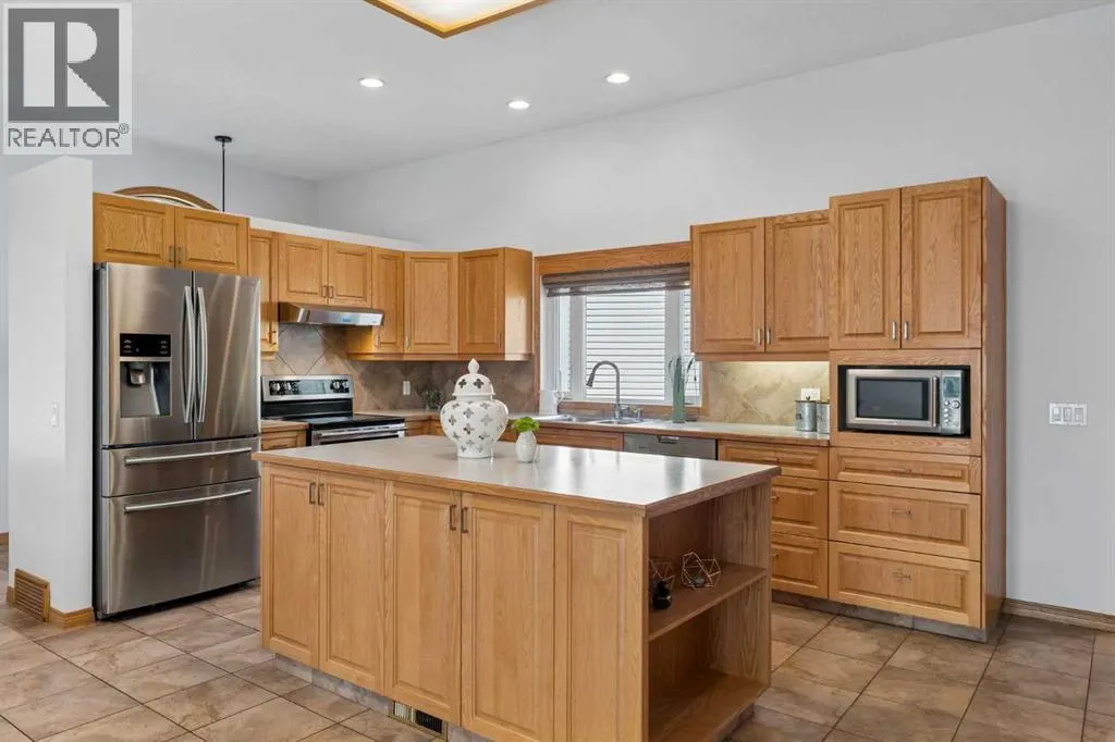 246 Mt Lorette Place SE