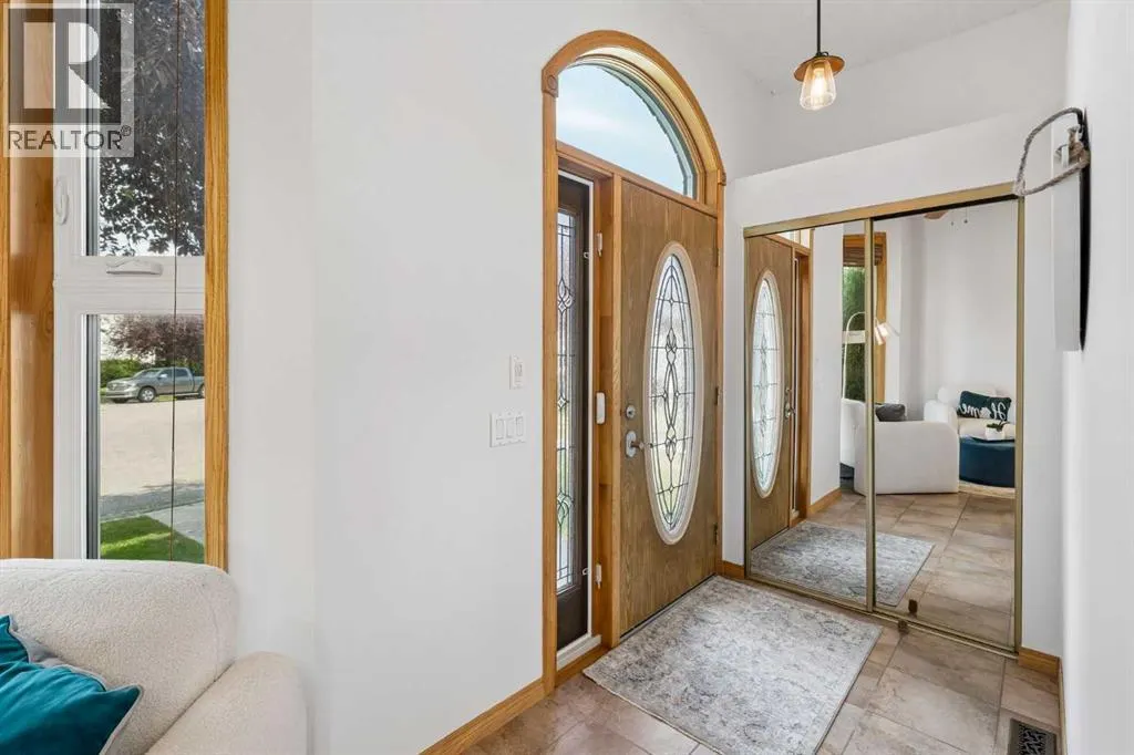 246 Mt Lorette Place SE